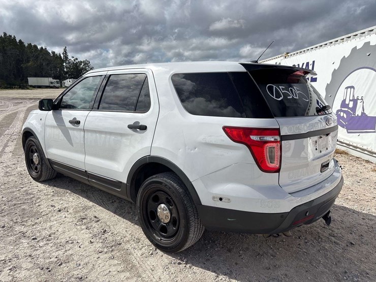 2014-ford-explorer-image-4