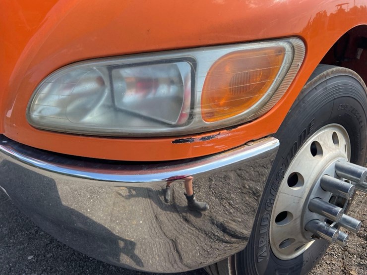 2016-peterbilt-pb337-flatbed-truck-image-9