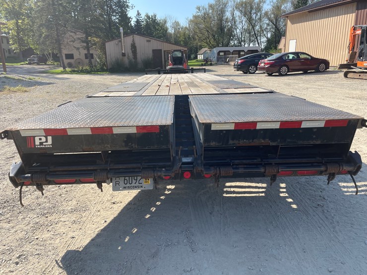 #1010-•-2023-pj-trailers-26'-tandem-dual-axle-deck-over-trailer,-(has-title)-image-7