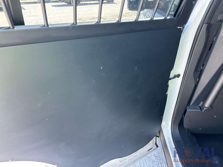 2017-ford-explorer-image-21