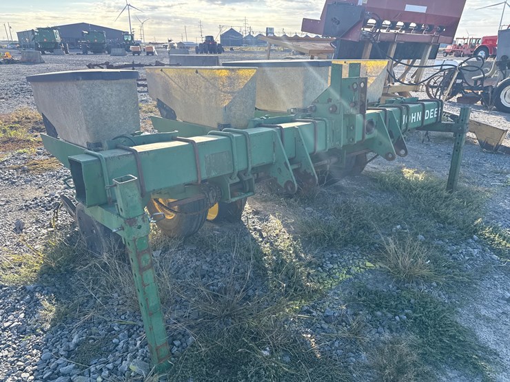 john-deere-7300-image-2