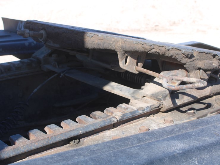 #2045-•-#2045--2013-mack-chu613-semi-tractor-image-21