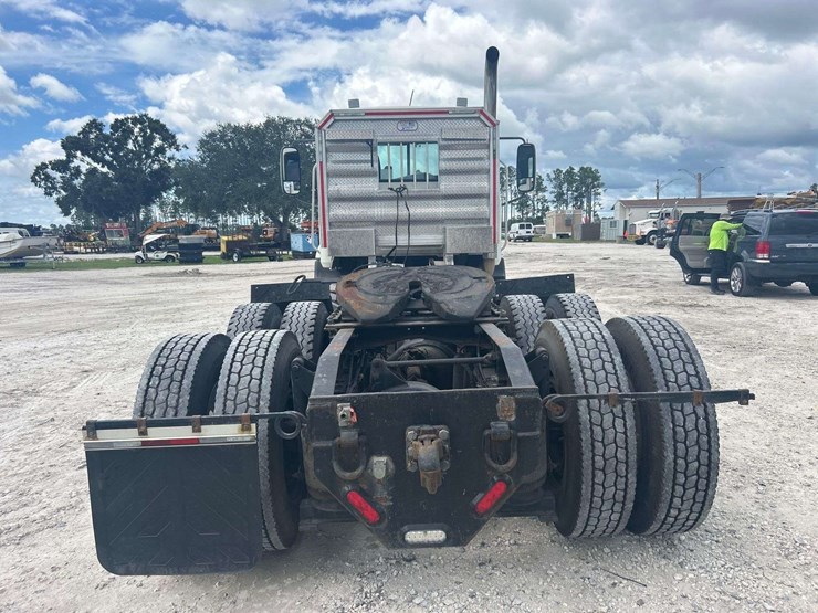 2014-mack-cxu613-t/a-wet-kit-day-cab-truck-tractor-image-25
