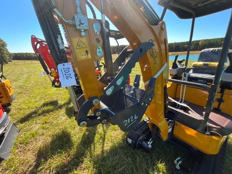 unused-cfg-qk20r-mini-excavator-image-2