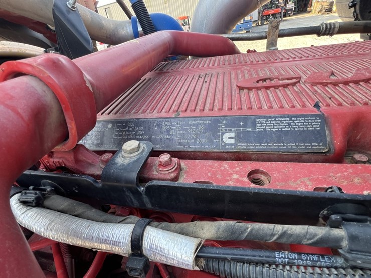 2022-kenworth-w990-image-11