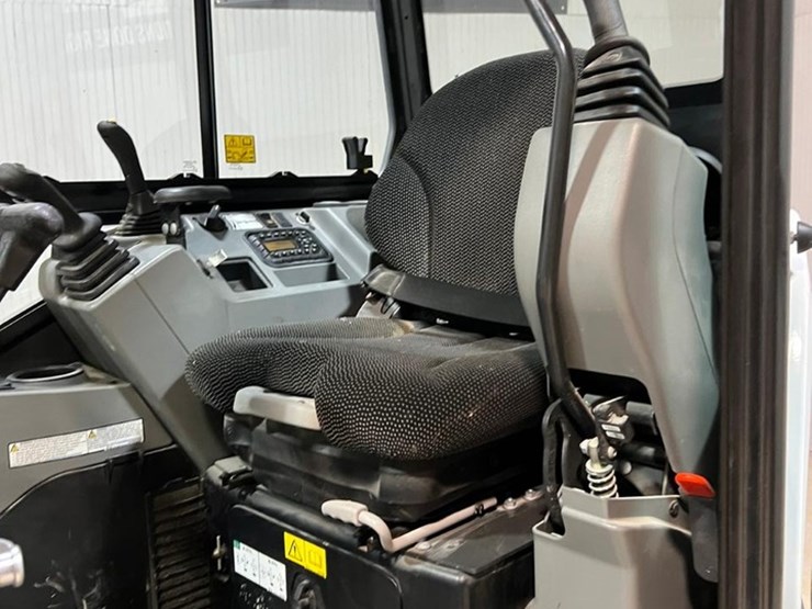 2024-bobcat-e35-image-25