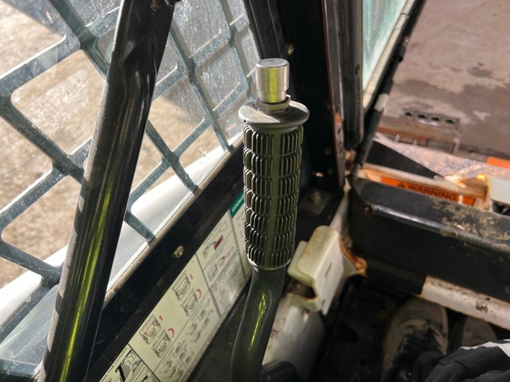 2014-bobcat-s70-image-21