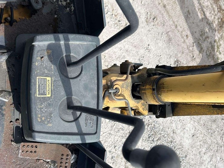 2005-deere-310g-image-20