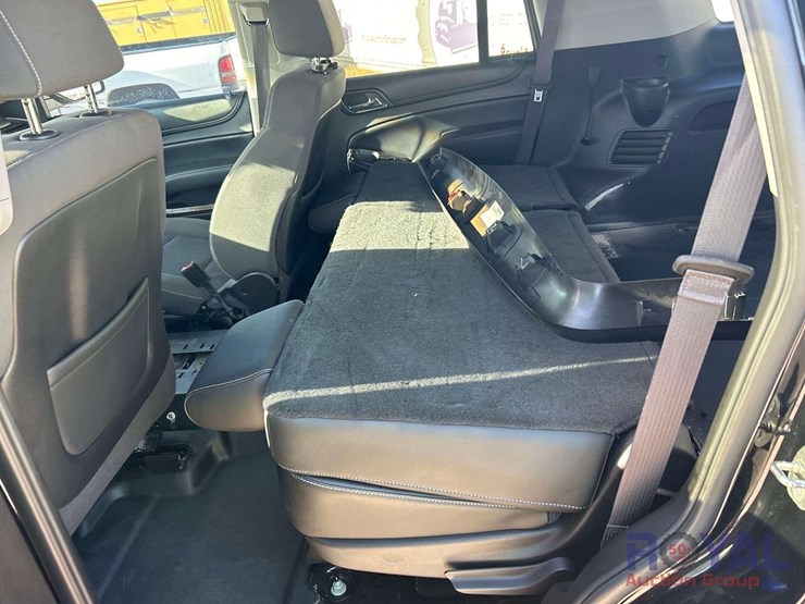 2015-cheverolet-tahoe-suv-image-23