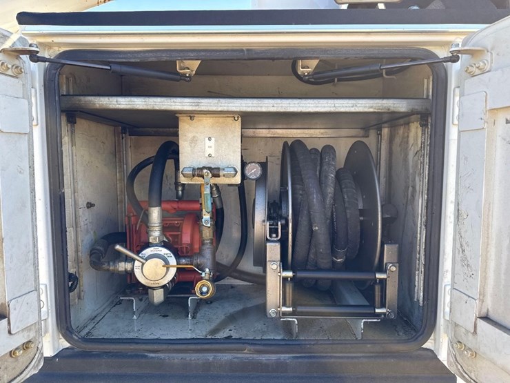 2017-ford-f550-xl-image-25