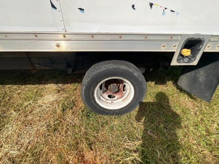 2014-ford-e350-image-8