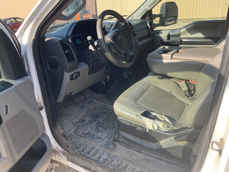 2017-ford-f250-xl-image-33