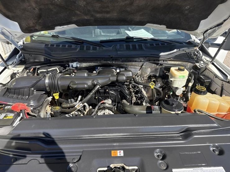 2017-ford-f550-image-15