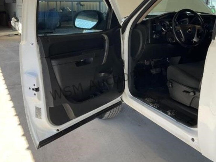 2013-chevrolet-silverado-1500-image-22