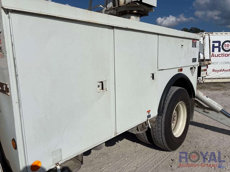 2007-gmc-c8500-altec-dl45tr-insulated-material-handling-digger-derrick-truck-image-19