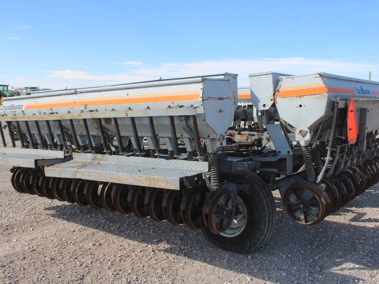 #2013-•-26-ft-crustbuster-grass-drill-image-8