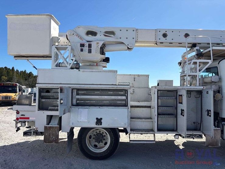 2016-freightliner-m2-106-4x4-altec-bucket-truck-image-34