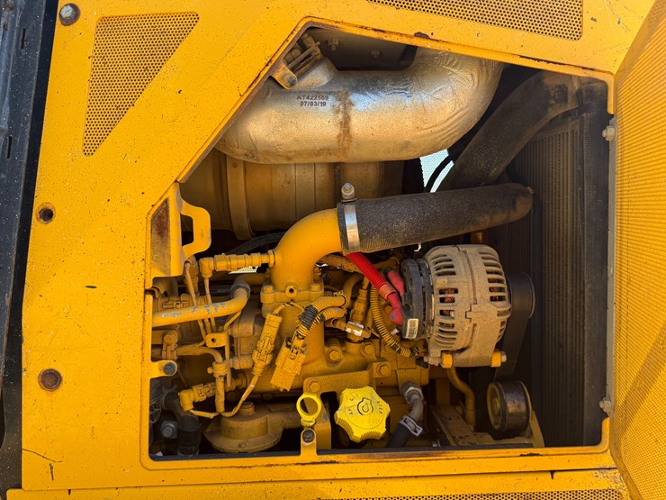 deere-650k-xlt-image-21