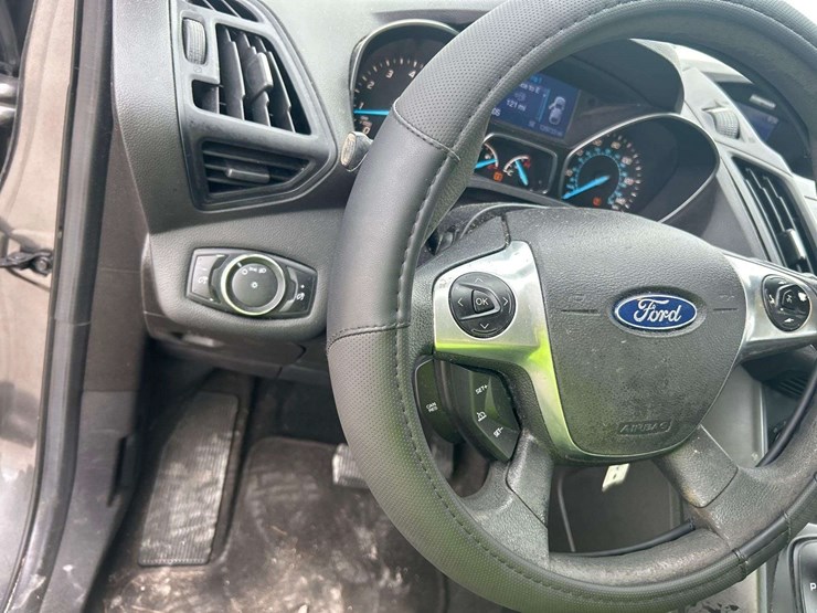2015-ford-escape-image-12