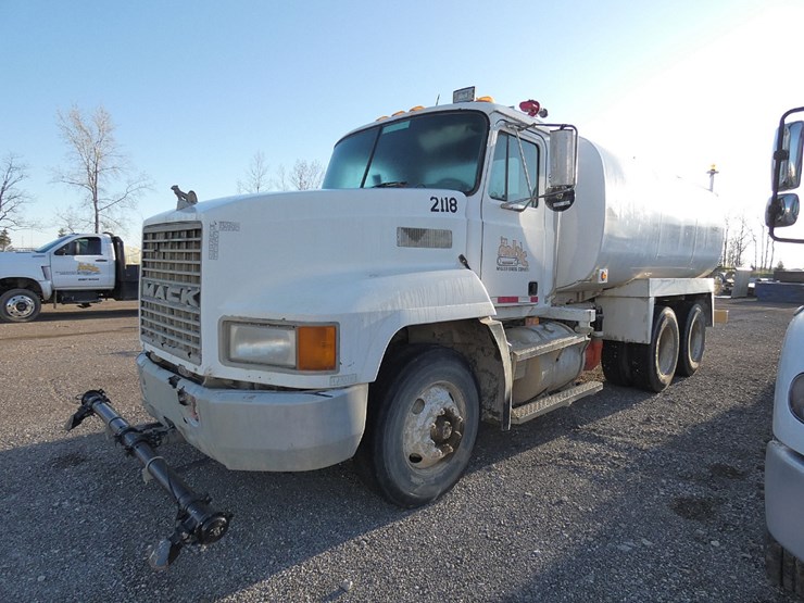 1997-mack-ch613-image-1