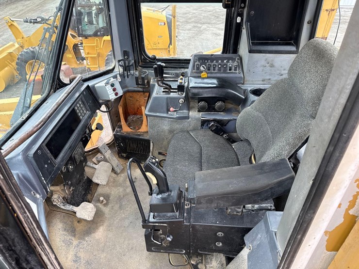 caterpillar-988f-image-11