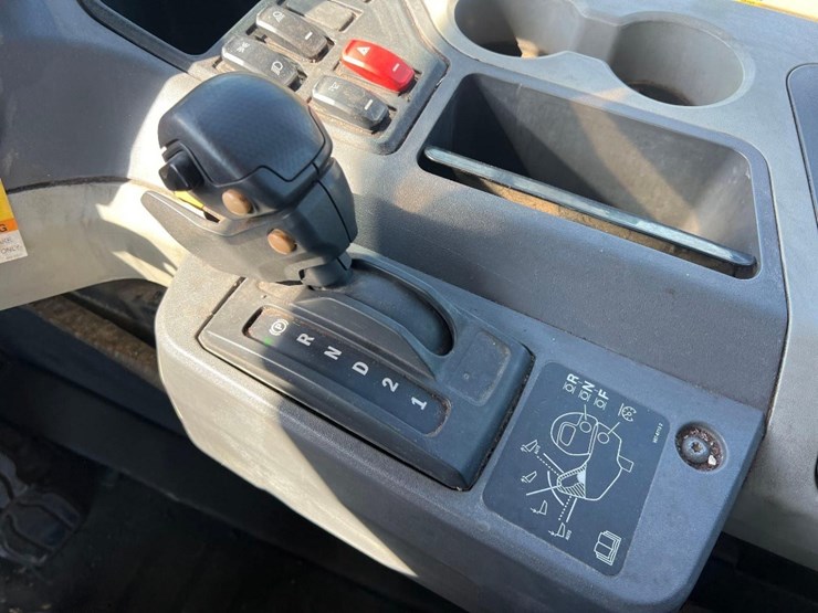 2019-caterpillar-740-gc-image-33