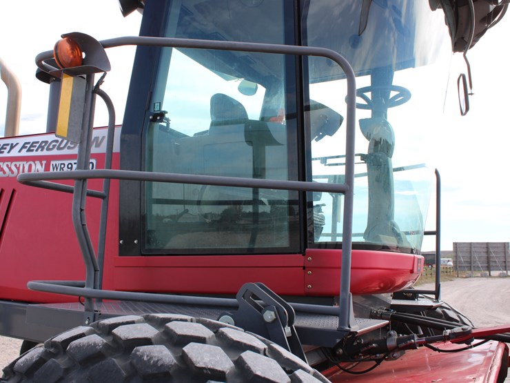 #2065-•-#2065---mf-hesston-wr-9770-swather-image-34