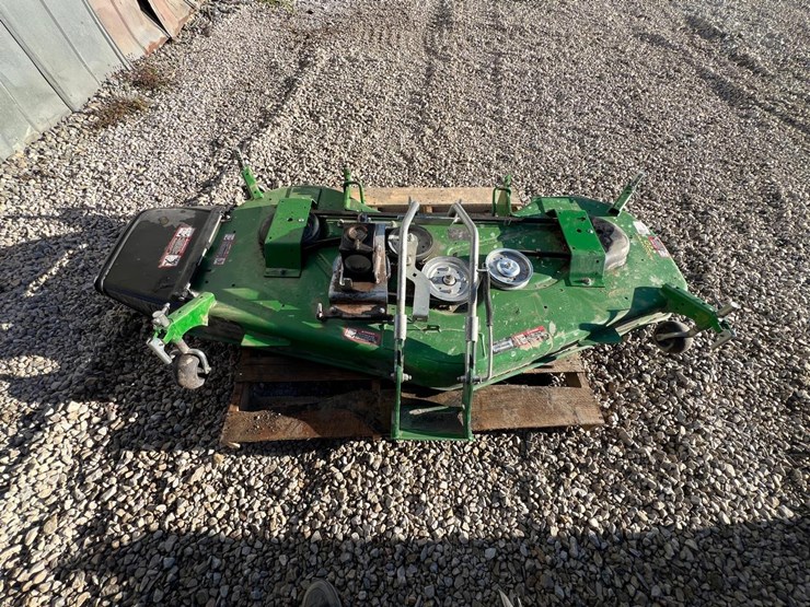 2020-john-deere-3046r-image-42