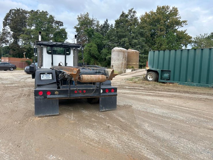 2006-peterbilt-357-image-11