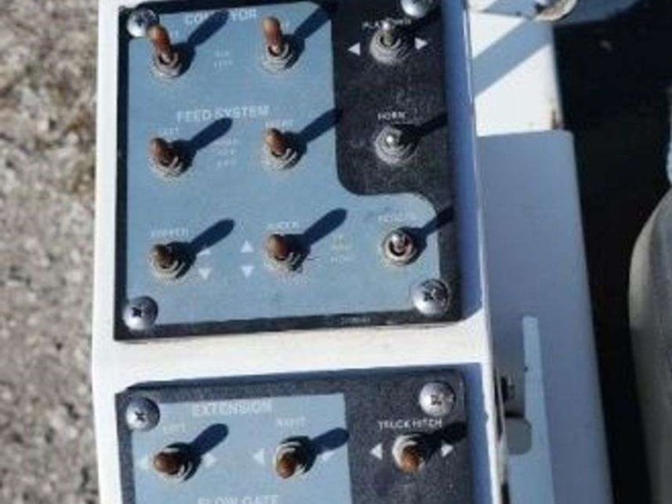 2017-roadtec-wheel-asphalt-paver-w/omini4-image-13