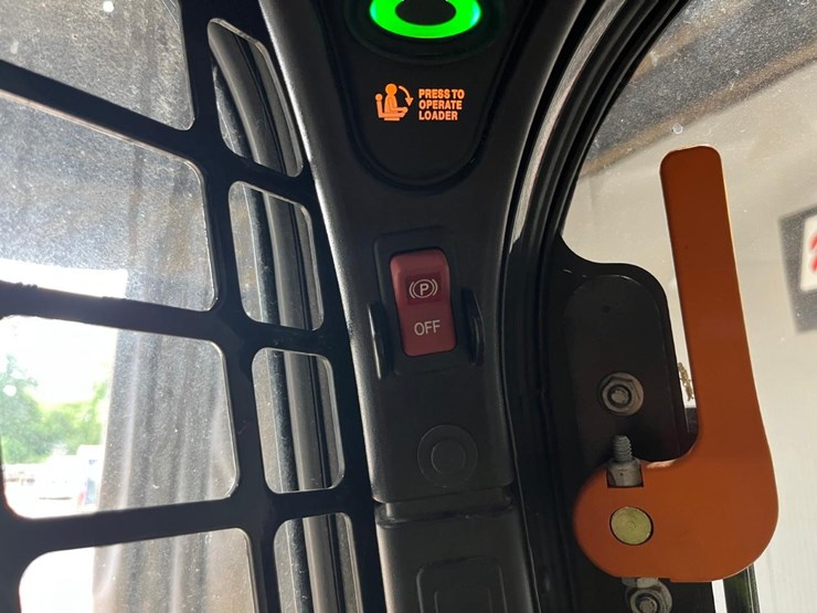 2023-bobcat-s650-image-21