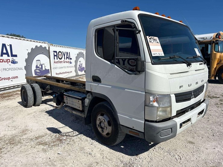 2016-mitsubishi-fuso-fec52s-image-2