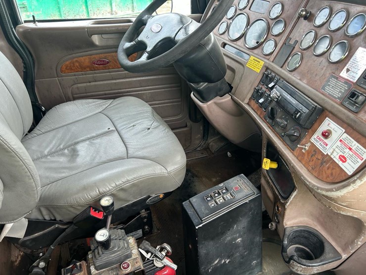 2006-peterbilt-357-image-5