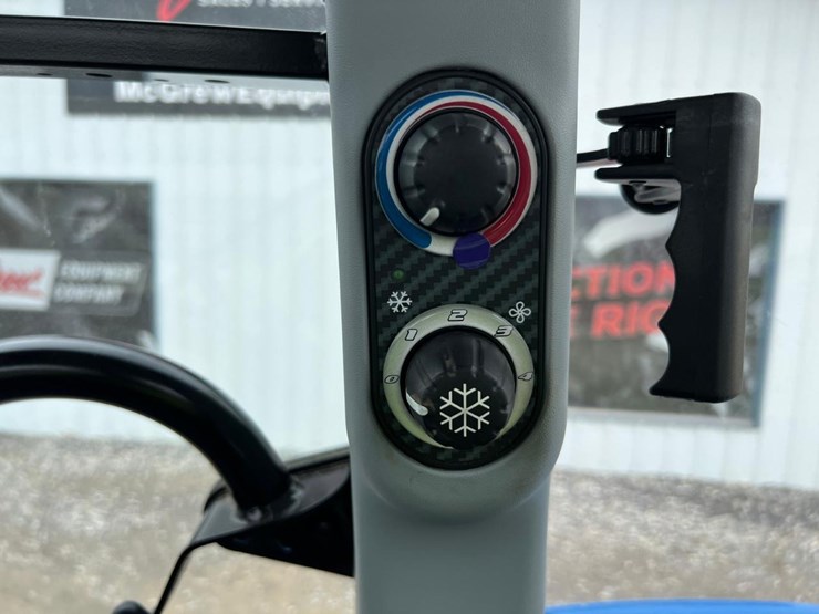 2017-new-holland-t4.75-image-33