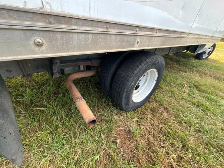 2014-ford-e350-image-27