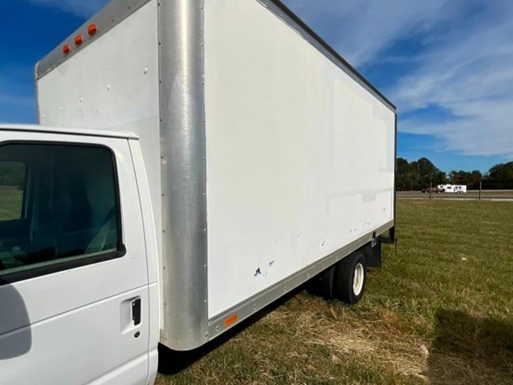 2014-ford-e350-image-5