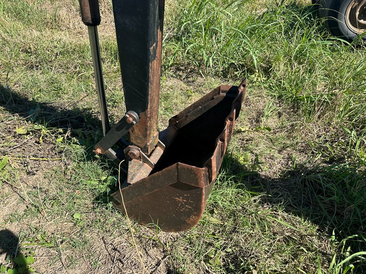 #32227-•-kelley-mfg-b70-backhoe-attachment-image-13