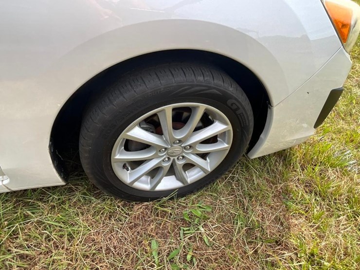 2014-subaru-impreza-(awd,-at,-2.0l,-miles-image-10