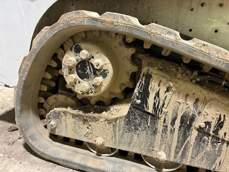 bobcat-t140-image-14