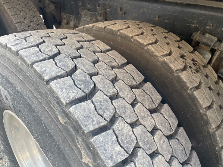 caterpillar-c12-image-34