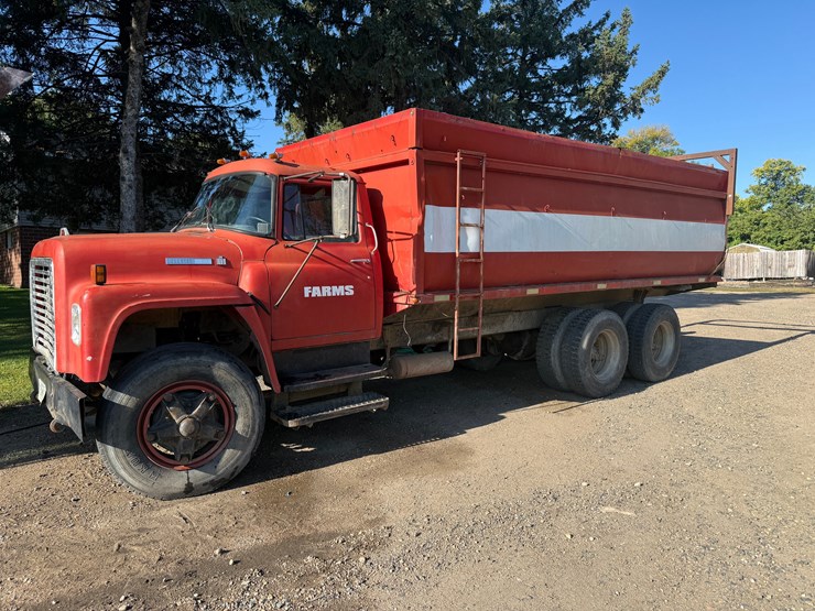 1976-international-loadstar-image-1