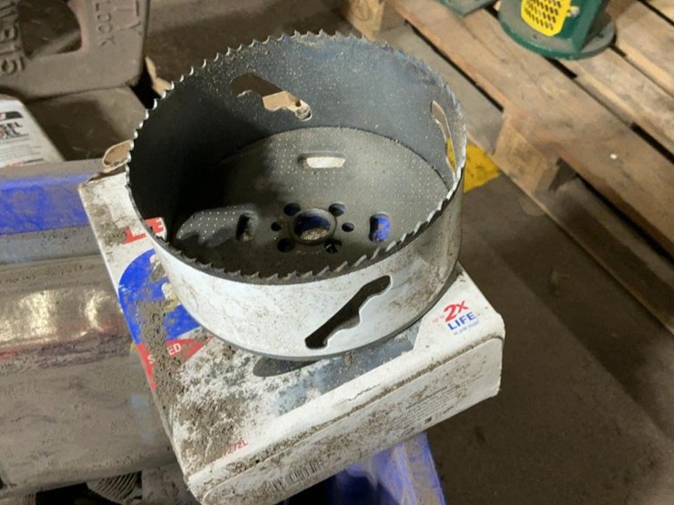 #165-•-trailer-hitch,-tires,-and-assorted-parts-image-17