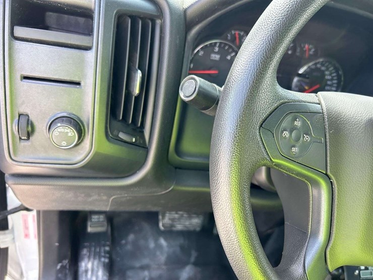 2017-chevrolet-silverado-image-13