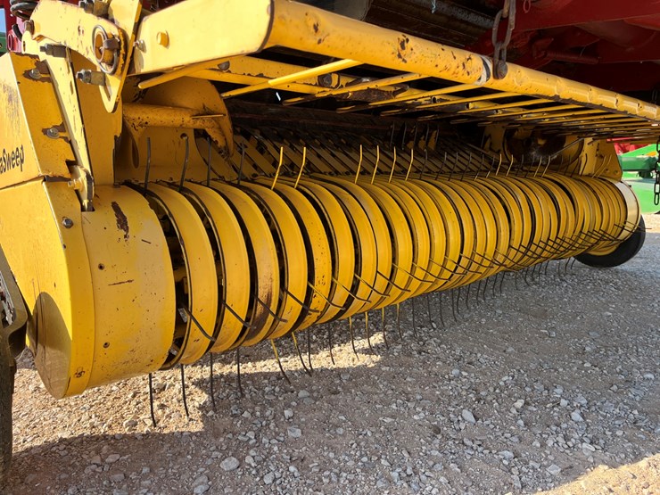 new-holland-br7090-image-8