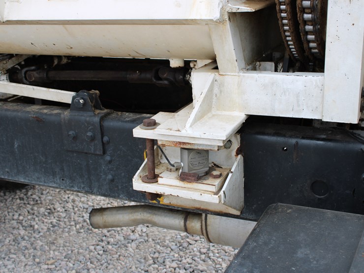 1982-international-s1700-image-17