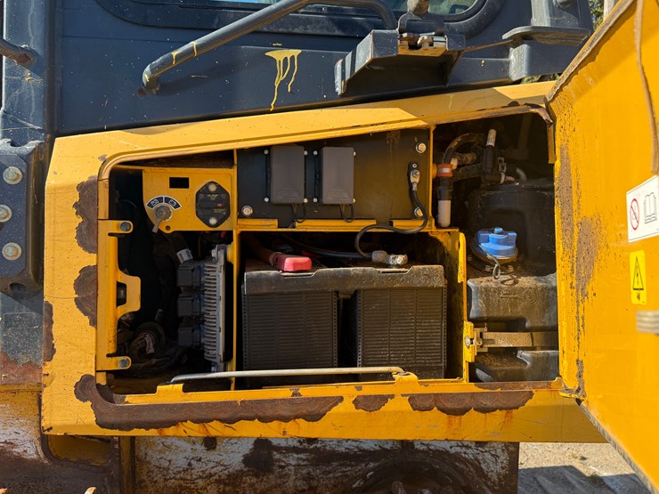 deere-650k-xlt-image-17