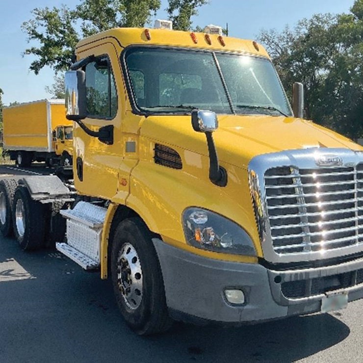 2019 FREIGHTLINER CASCADIA 113