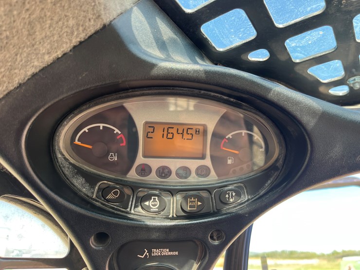 2015-bobcat-t870-image-19