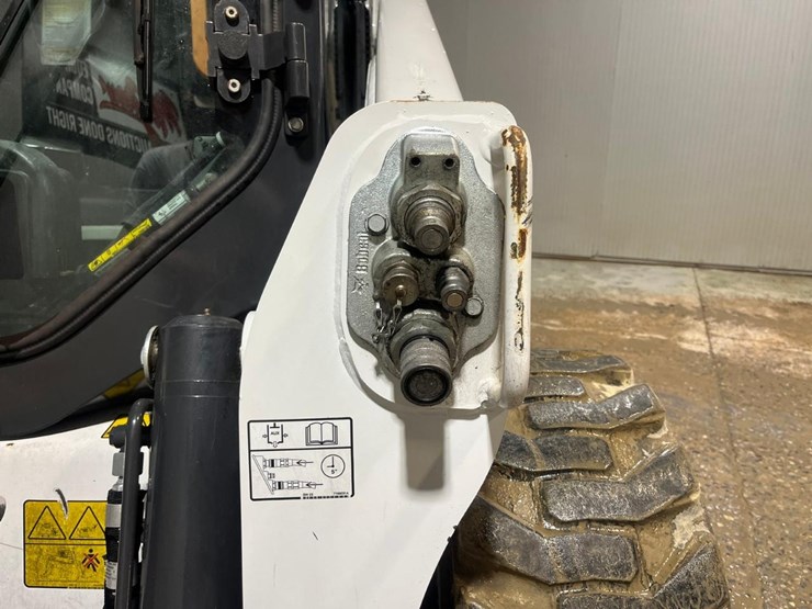 2023-bobcat-s650-image-11