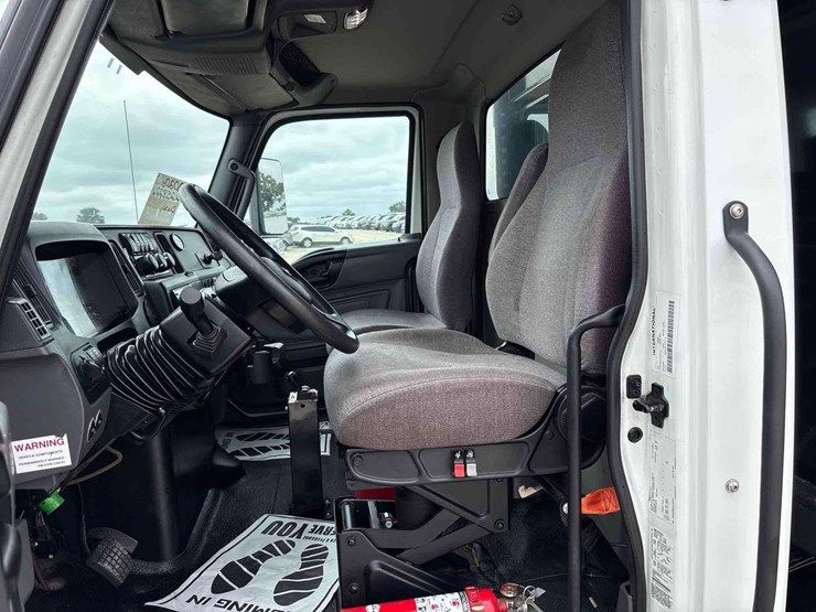 2020-international-mv607-16ft-morgan-dump-truck-image-31